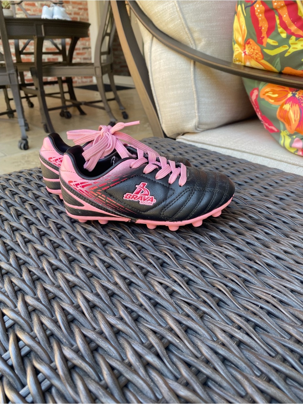 Brava Kids Black and Pink Soccer Sneakers